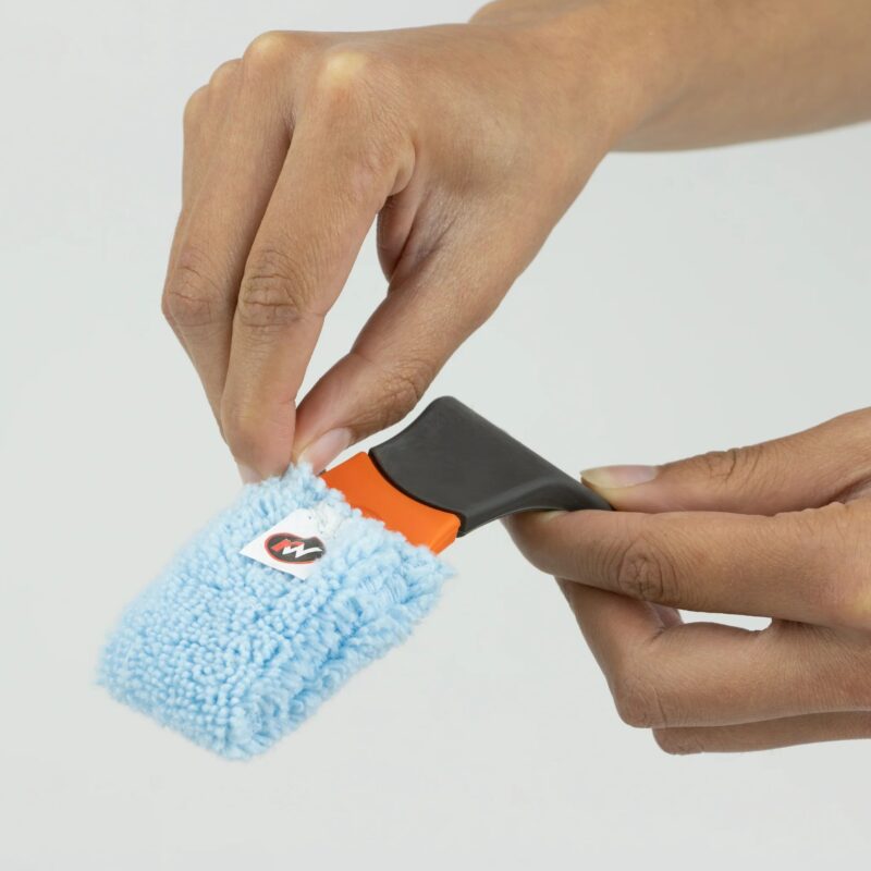 Roamwild 3-Pack Cleaning Scraper Tool: Lifesaver for Sticky Residues & Tight Corners - Image 3