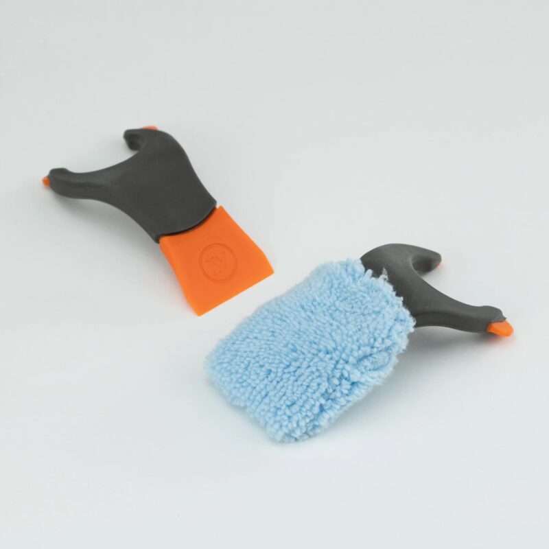 Roamwild 3-Pack Cleaning Scraper Tool: Lifesaver for Sticky Residues & Tight Corners - Image 4